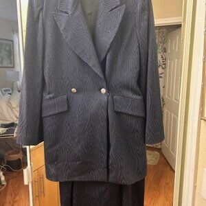 Navy Blue Jacquard ladies suit, size 42.  Jacket and Skirt. Worn once.